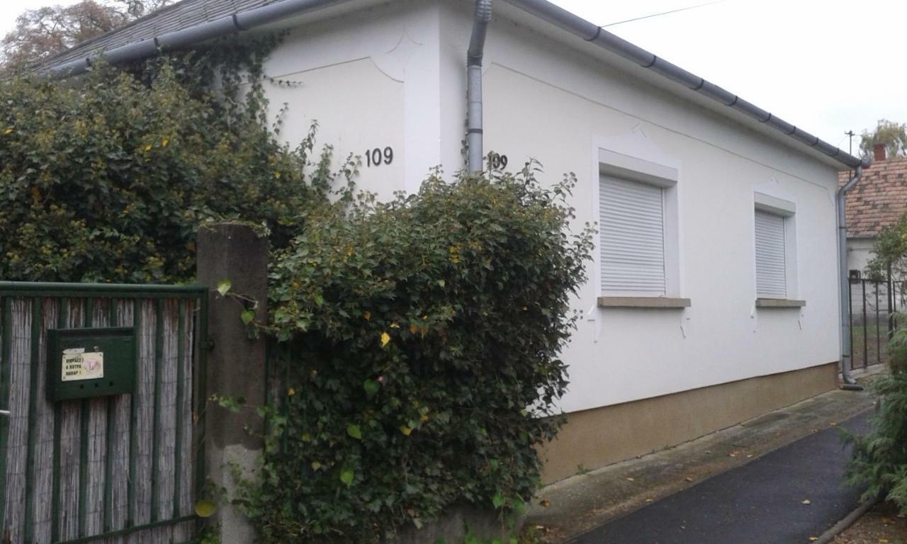 Bochmann Cottage Zalaszanto Bagian luar foto